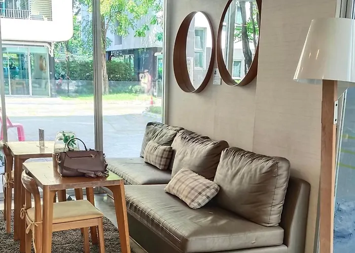 Elio Sukhumvit 64: Chic Space Apartment